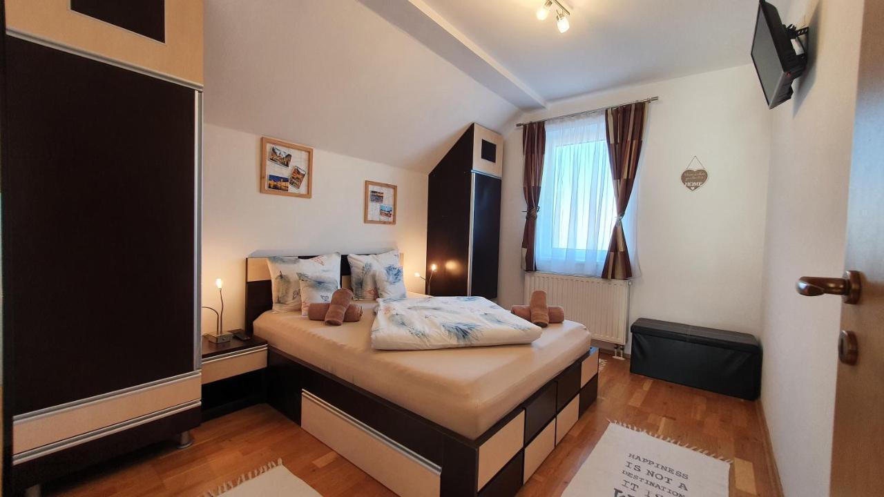 Smiley Apartment Sibiu Exterior photo