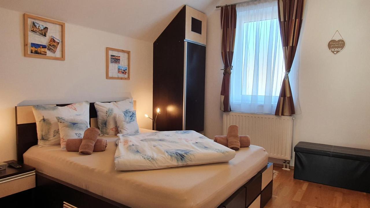 Smiley Apartment Sibiu Exterior photo