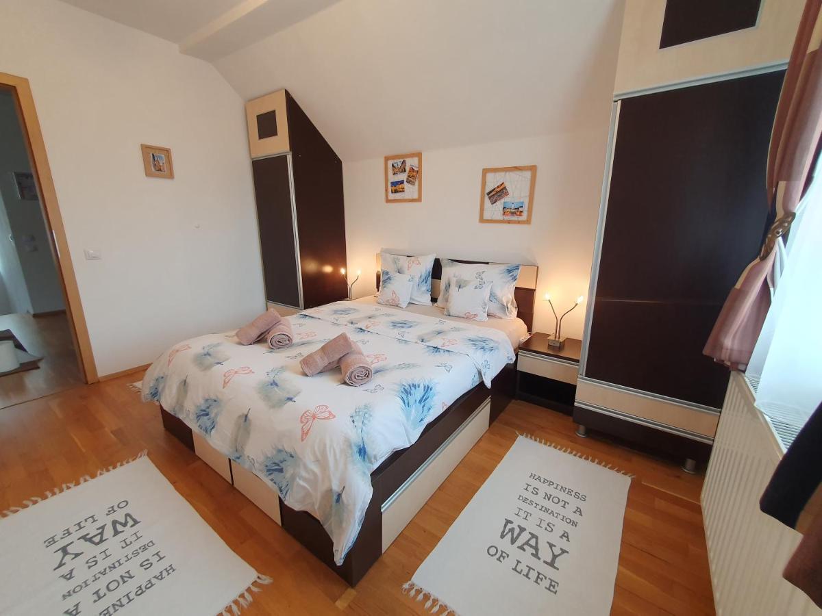 Smiley Apartment Sibiu Exterior photo