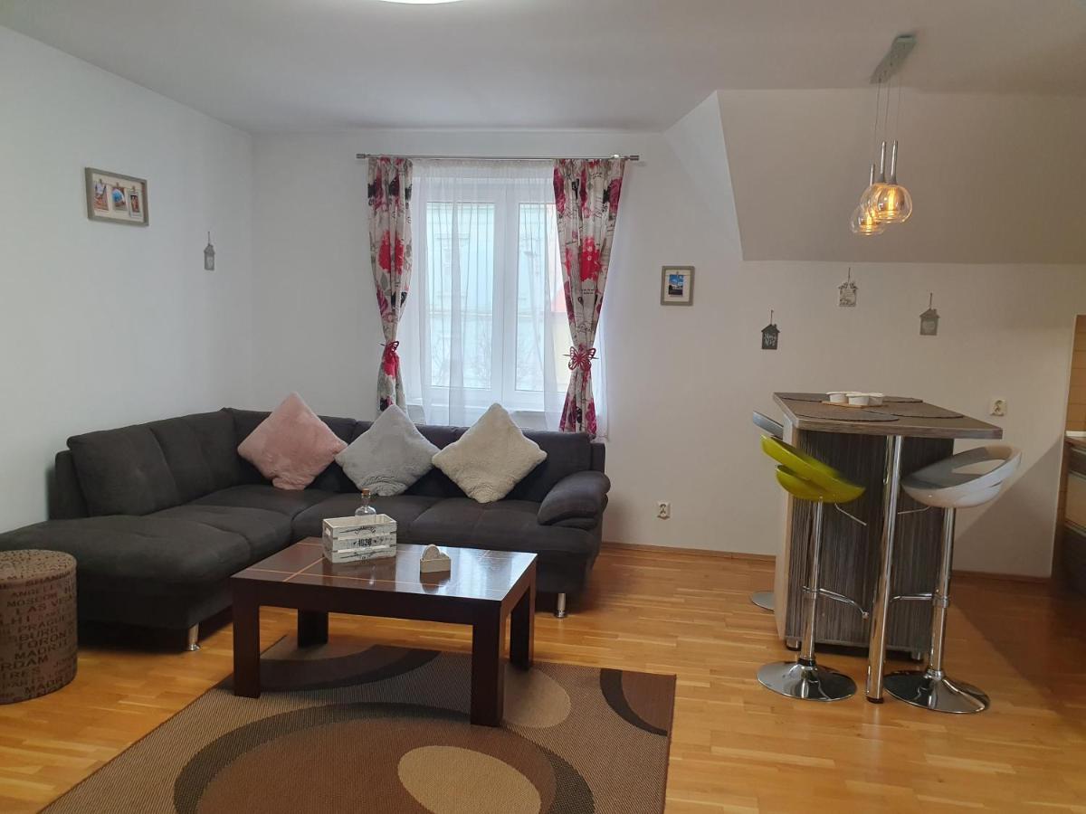 Smiley Apartment Sibiu Exterior photo